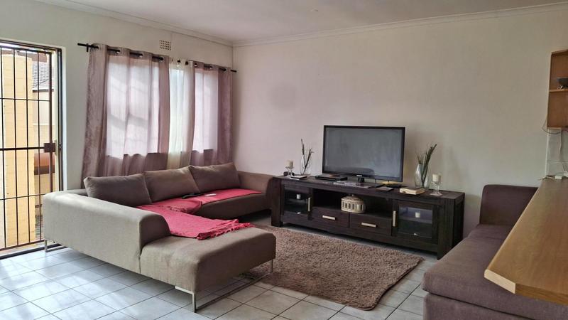 To Let 2 Bedroom Property for Rent in Silver Oaks Western Cape